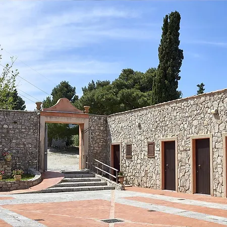 Tenuta Impalastro Hotel *